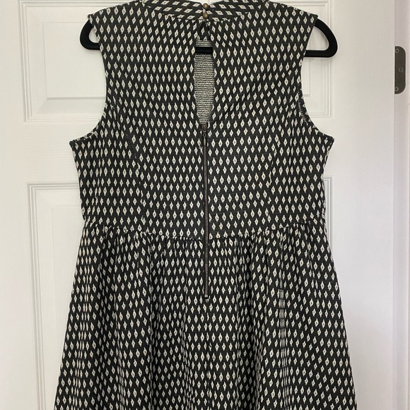 Black & White Dress - Picture 3 of 4